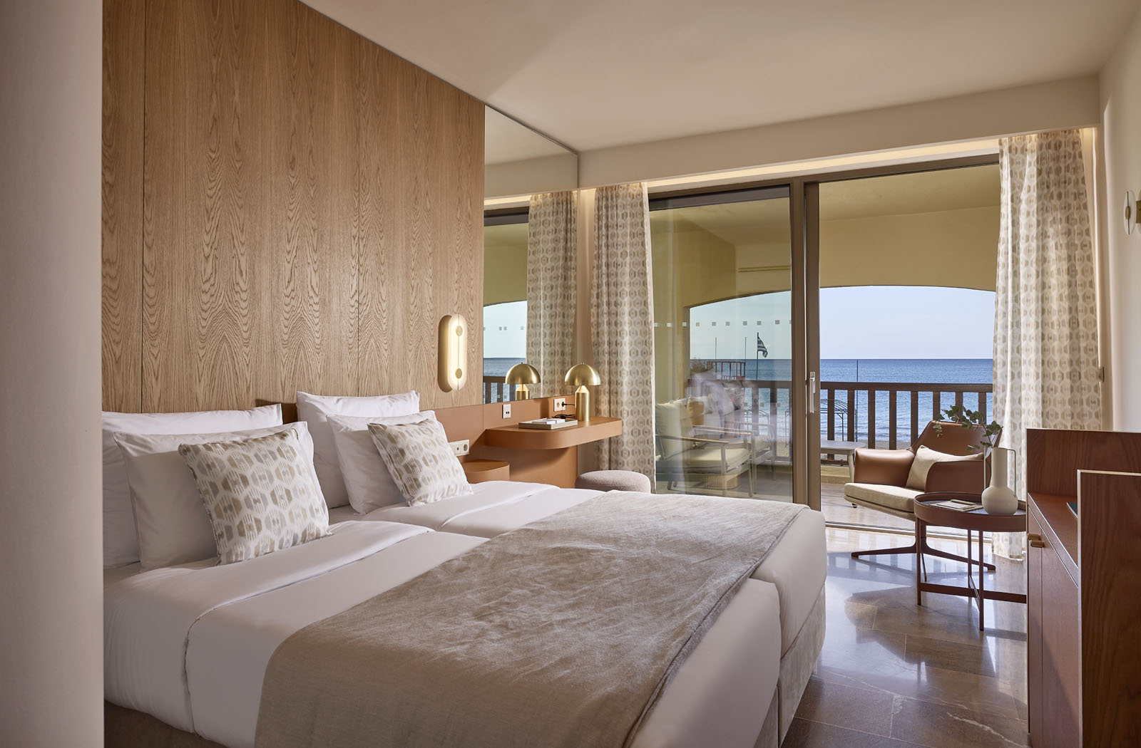 6_rithymna_beach_mythica_two_bedroom_suite_sea_view_2