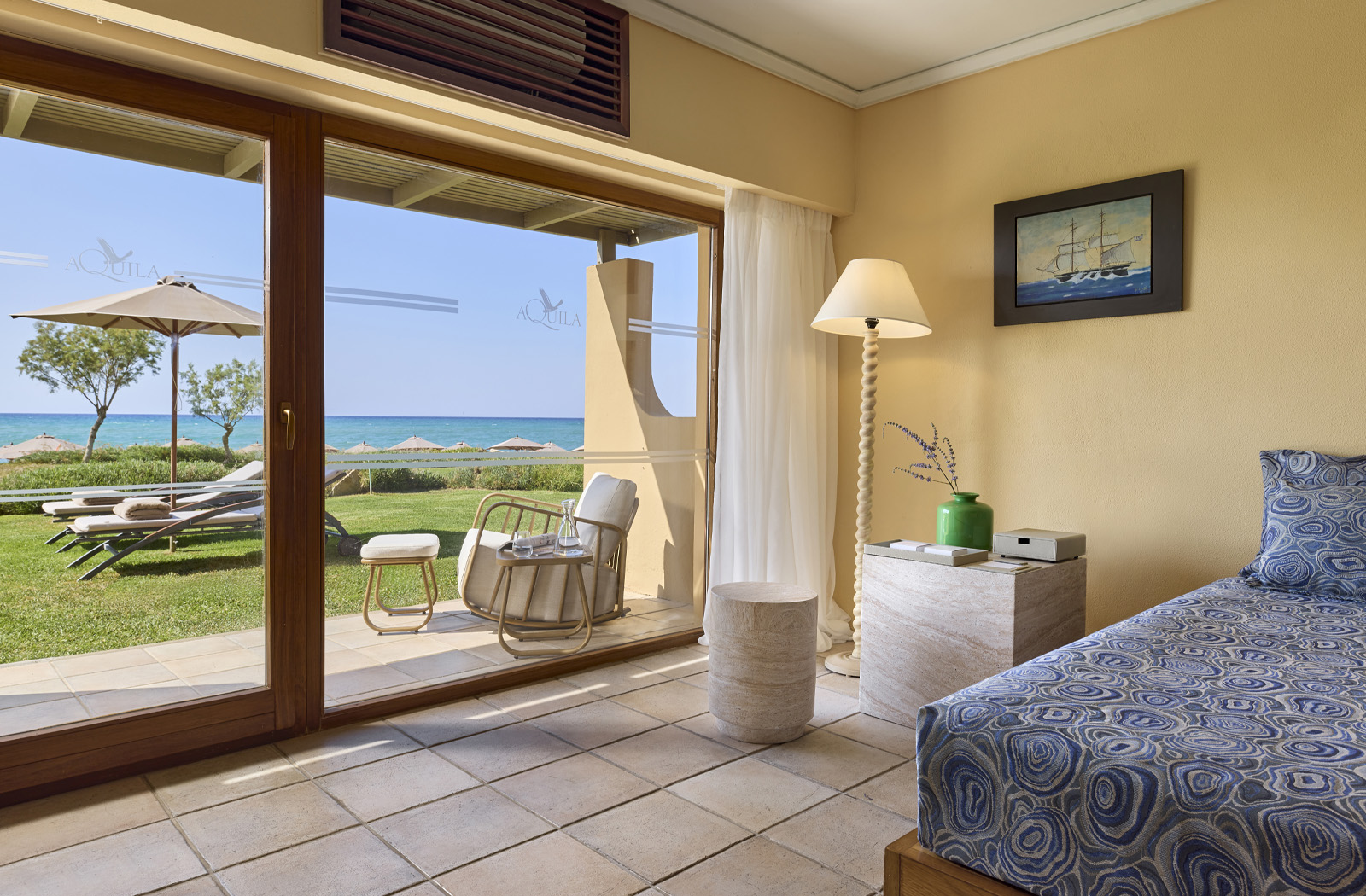 Mythica_Bungalow_Beachfront_1600x1050_listing